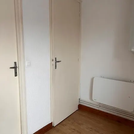 Apartment La *